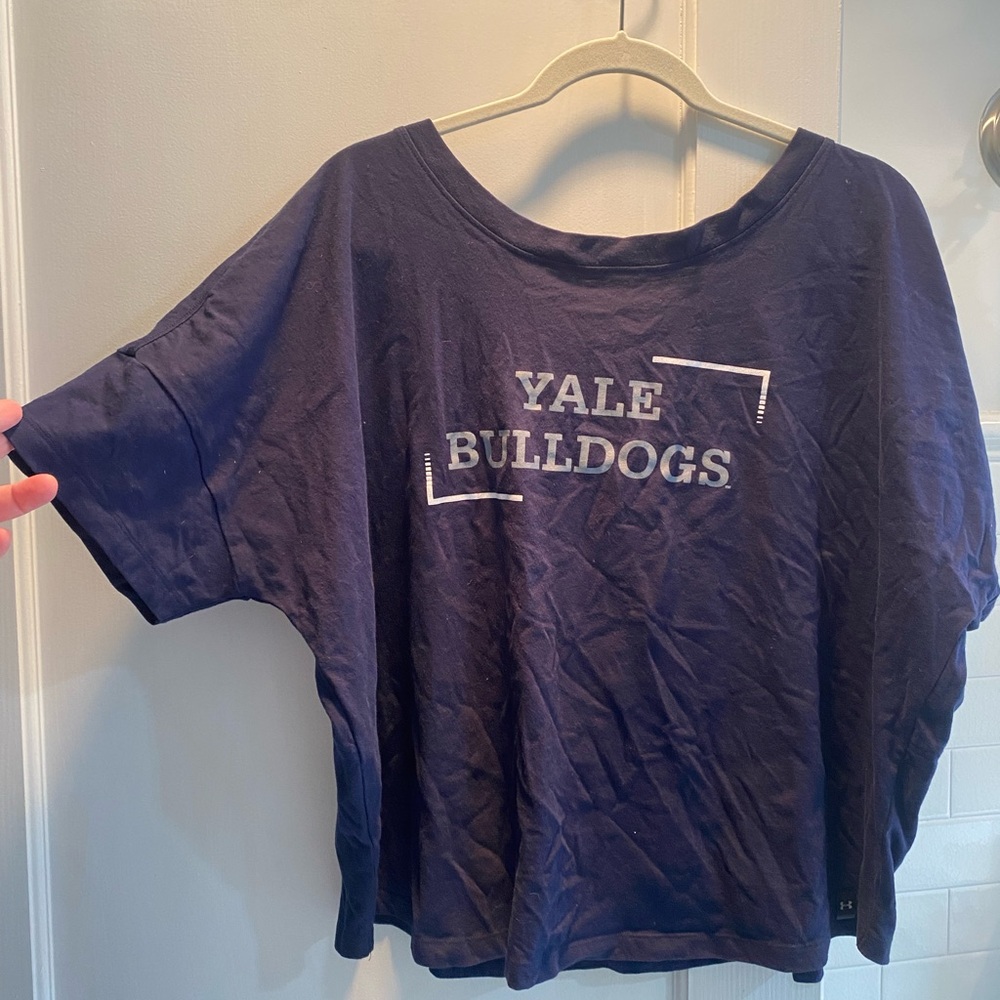 Under Armour-Yale U. Bulldog, S/S Cropped T-Shirt w/Cut Out, Navy, Size XXL, EUC